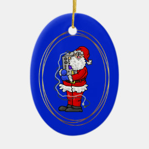 Santa Holding umarmt ein Radio Weihnachtsschmuck