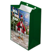 Santa Huhn Mittlere Geschenktüte (Vorderseite Schrägansicht)