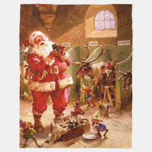 Santa im Rentierstall Fleecedecke