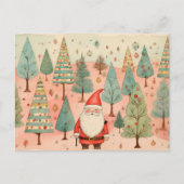 Santa in einem Weihnachtsbaumwald Postkarte (Vorderseite)