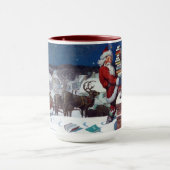 Santa liefert Schlitten voller Bücher Tasse (Zentrum)