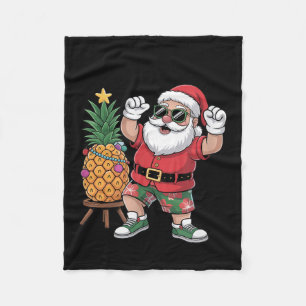 Santa mit Ananas-Weihnachtsbaum in der Sommerzeit Fleecedecke