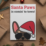 Santa Paws Christmas Brown Tan French Bulldog Card Karte<br><div class="desc">Mit dieser reizvollen Weihnachtskarte, die den Charme eines braunen und bräunlichen französischen Bulldoggen mit einer Weihnachtsmannmütze und einer stilvollen Aviator-Sonnenbrille ausstrahlt, werden Urlaubswünsche stilvoll erfüllt. Dieser bezaubernde Franchisenehmer ist hier, um Ihren Lieben die Freude und den festlichen Geist dieser Ferienzeit zu vermitteln. Santa Paws ist sicherlich in der Stadt! Egal,...</div>