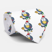 Santa Penguin mit Jingle Bell Krawatte (Gerollt)