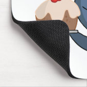 Santa Penguin mit Weihnachtskuchen Mousepad (Ecke)