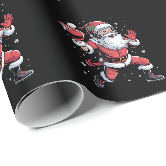 Santa Playing American Football Weihnachten Geschenkpapier (Rolleneckpunkt)