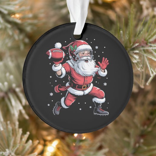 Santa Playing American Football Weihnachten Ornament (Baum)