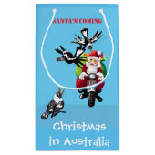 Santa postman liefert Geschenke Kleine Geschenktüte (Rückseite)