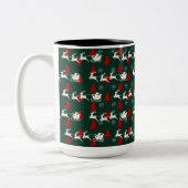 Santa Pulling sein Schlitten Zweifarbige Tasse (Links)