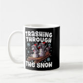 Santa Racoon Trashing Through The Snow Cute Christ Kaffeetasse (Links)