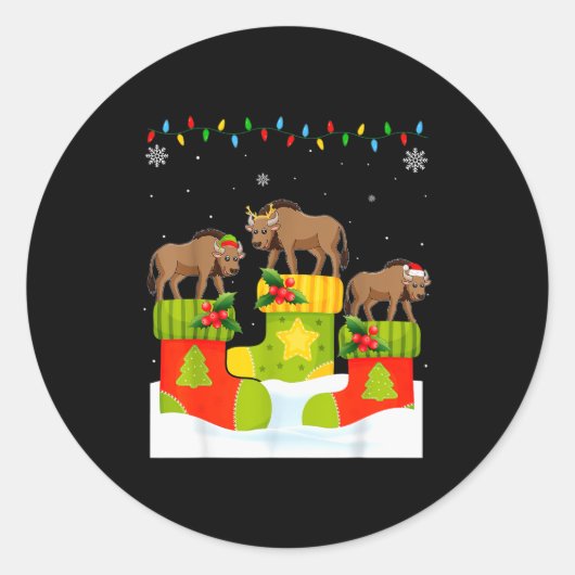 Santa Reindeer Elf Wildebeest In Christmas Socks U Runder Aufkleber (Vorderseite)