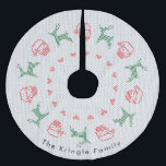 Santa Reindeer Ugly Christmas Sweater Polyester Weihnachtsbaumdecke<br><div class="desc">Machen Sie Ihre Weihnachtszeit unvergesslich mit diesem niedlichen Weihnachtsbaumrock mit dem Thema Ugly Sweater. Zeigt ein gemütliches Strick-Pullover-Muster und farbenfrohe Elemente. Sie können dieses Design personalisieren, indem Sie auf "Diese Vorlage personalisieren" klicken oder wenn Sie den Schriftart ändern, die Farben ändern oder die Designelemente anders anordnen möchten, klicken Sie auf...</div>