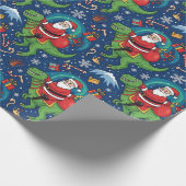 Santa Riding a Dinosaur Funny Christmas Design Geschenkpapier (Ecke)