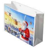 Santa’s Drone Delivery Working on Christmas Große Geschenktüte (Vorderseite Schrägansicht)