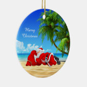 Santa schlafend am Strand Keramikornament (Rechts)