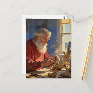 Santa schnitzt Treibholz in einer Ozeanhütte Postkarte