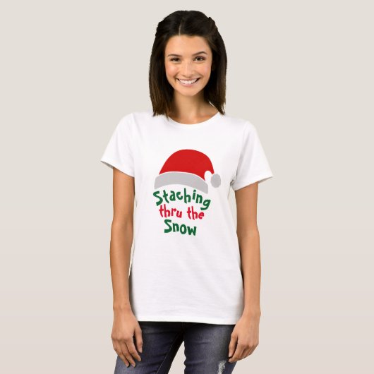 Santa Staching Thru Der Schnee: Funny Christmas T-Shirt (Vorne ganz)