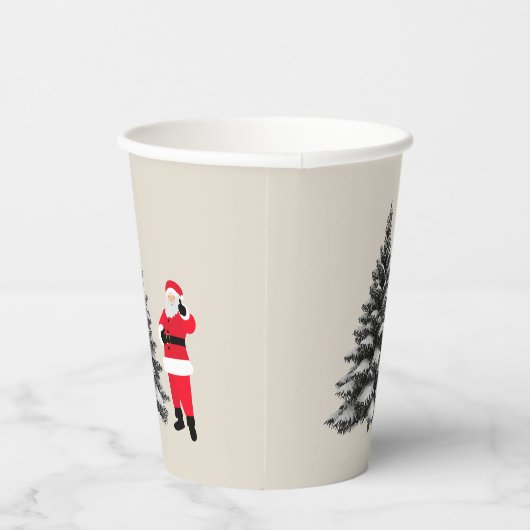 Santa standing near pine tree pappbecher (Rechts)