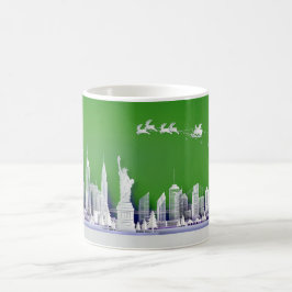 Santa über New York City Weihnachten Grüner Becher Kaffeetasse