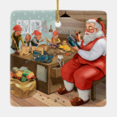 Santa und Elves machen Spielzeug | Weihnachten Keramikornament (Rückseite)