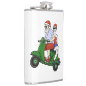Santa und Frau Claus fahren mit einem Roller Flachmann (Rechts)