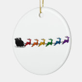 Santa und Sleigh mit LGBTQ Pride Rainbow Rentier Keramik Ornament (Links)
