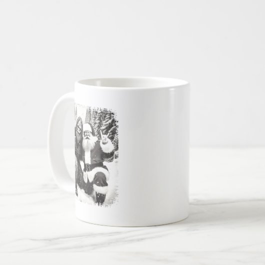 Santa With Bigfoot Christmas Lights Funny Sasquatc Kaffeetasse (Vorderseite Links)