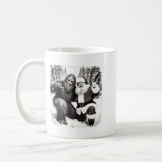 Santa With Bigfoot Christmas Lights Funny Sasquatc Kaffeetasse (Links)