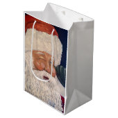 Santa Zwinkernd Mittlere Geschenktüte (Vorderseite Schrägansicht)
