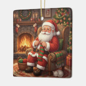 "Santa's Cozy Knitting Nook" Personalized Keramikornament (Links)