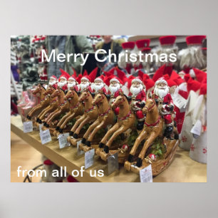 Santas in einer Reihe von Weihnachtsgrüssen Poster