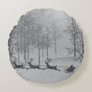 Santa's Schlitten in einem Winterwunderland Rundes Kissen