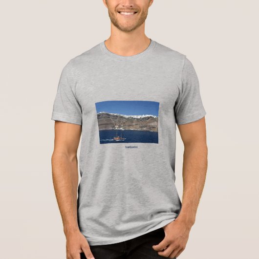 Santorin vom Meer aus. Tri-Blend Shirt (Vorderseite)