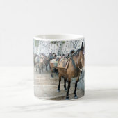 Santorini Esel auf den Schritten in Fira Kaffeetasse (Mittel)