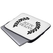 Sapere Aude Laptopschutzhülle (Vorne Knopf)