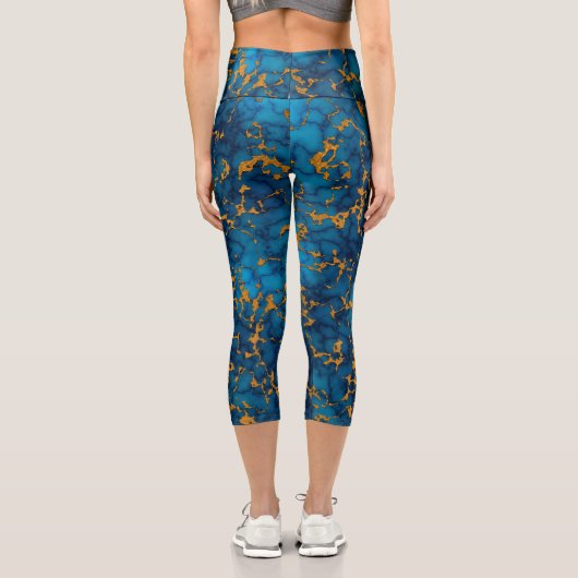 Saphire Blue and Gold Marmor Texture Design Capri Leggings (Rückseite)