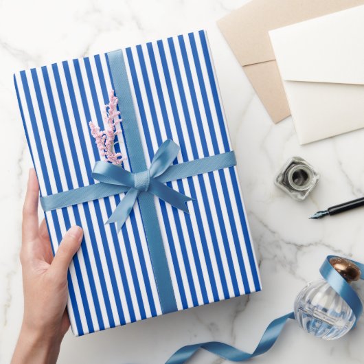 Saphire Blue & White Streifen Geschenkpapier (Schenken)