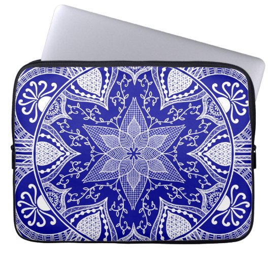 Sapphire Mandala Laptopschutzhülle (Vorderseite)