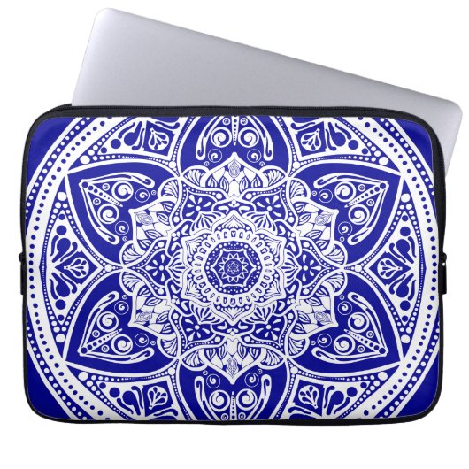 Sapphire Mandala Laptopschutzhülle (Vorderseite)