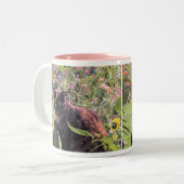 Sara auf dem Zaun Zweifarbige Tasse (Vorderseite Links)