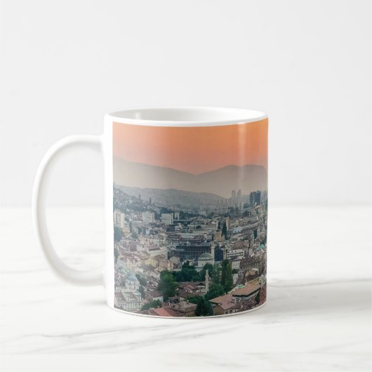 Sarajevo-Landschaft von oben Kaffeetasse (Links)