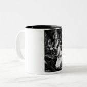 Saraswati Tasse (Vorderseite Links)