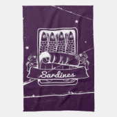 Sardinen in einer Zinn gestört Geschirrtuch (Vertikal)