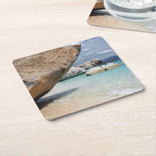 Sardinien-Strand mit großem Felsen-Untersetzer Rechteckiger Pappuntersetzer (angewinkelt)