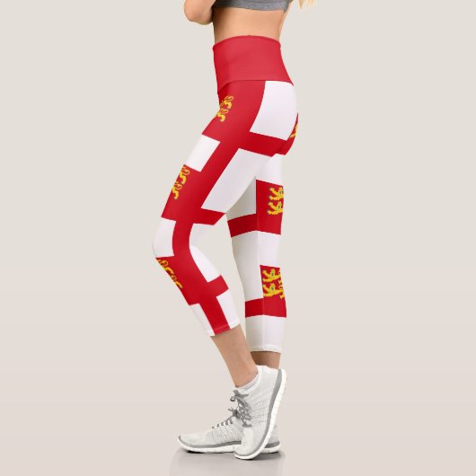 Sark-Flagge Capri Leggings (Links)