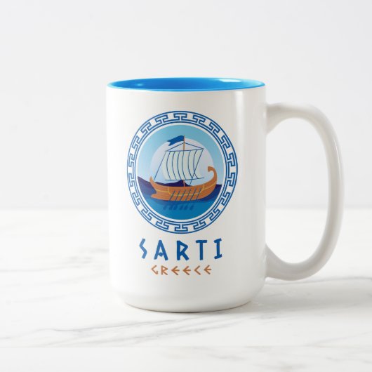 Sarti, Griechenland, griechisches Schiffsdesign Zweifarbige Tasse (Rechts)