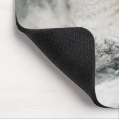 Sarychev Peak weht über das Meer von Okhotsk Mousepad (Ecke)