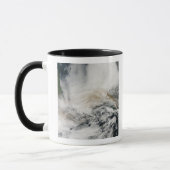 Sarychev Peak weht über das Meer von Okhotsk Tasse (Links)