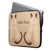 Sasha Siamese Cat Mama Kitty Blick weg Rückblick Laptopschutzhülle (Vorderseite Links)