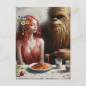 Sashquatch und sein Date zur Spaghetti-Nacht Postkarte (Vorderseite)